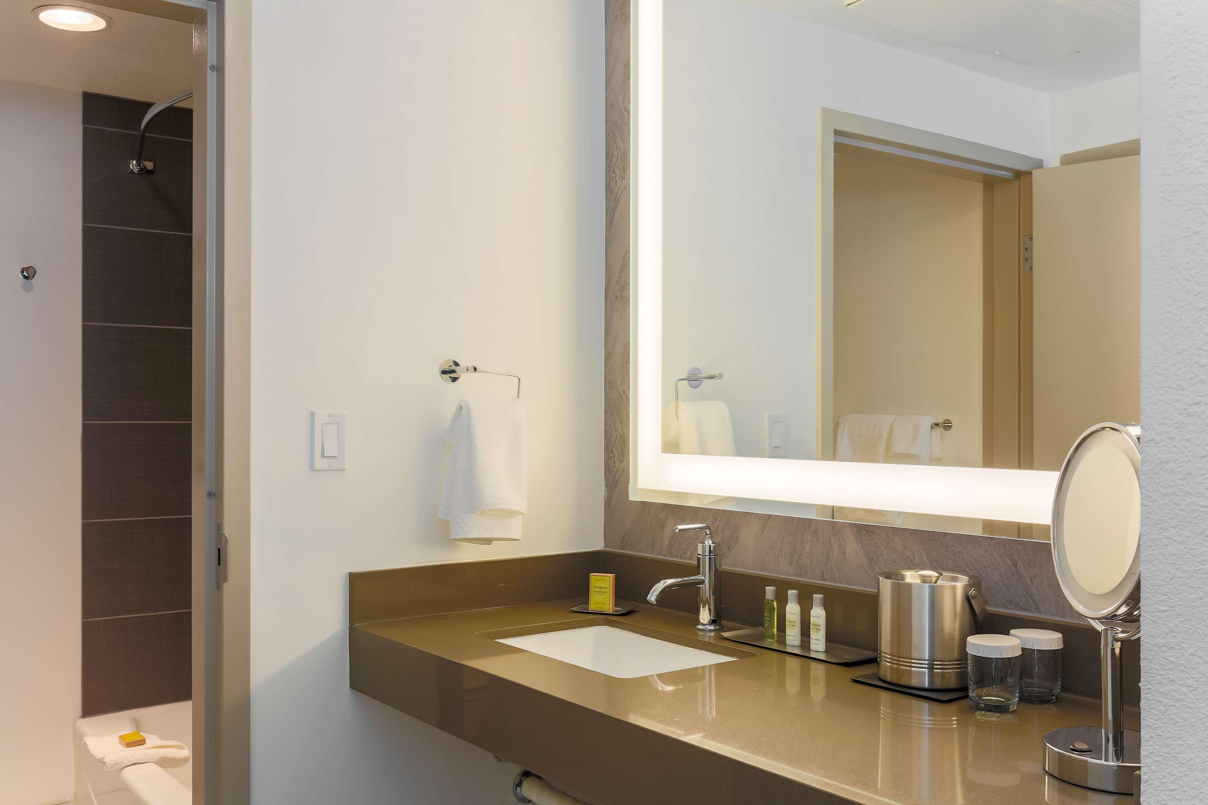 ดับเบิลทรี บาย ฮิลตัน เกสต์ สวีท ซาคราเมนโต - แรนโช คอร์โดวา Hotel ภายนอก รูปภาพ