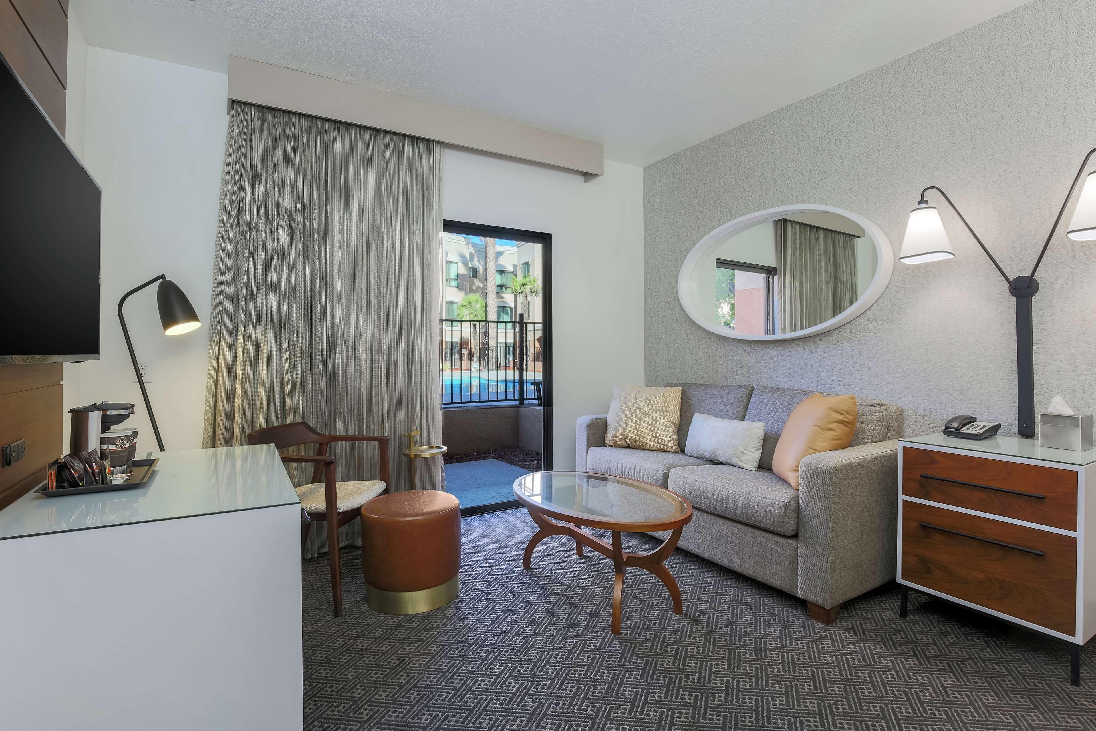 ดับเบิลทรี บาย ฮิลตัน เกสต์ สวีท ซาคราเมนโต - แรนโช คอร์โดวา Hotel ภายนอก รูปภาพ